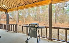 Chic Broken Bow Escape With Hot Tub And Fire Pit!