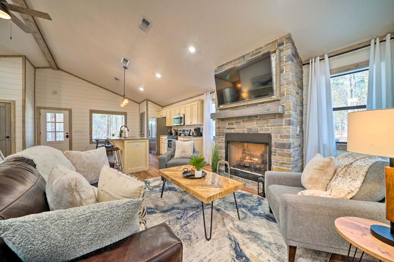 Chic Broken Bow Escape With Hot Tub And Fire Pit! Apartment Stephens Gap Exterior photo