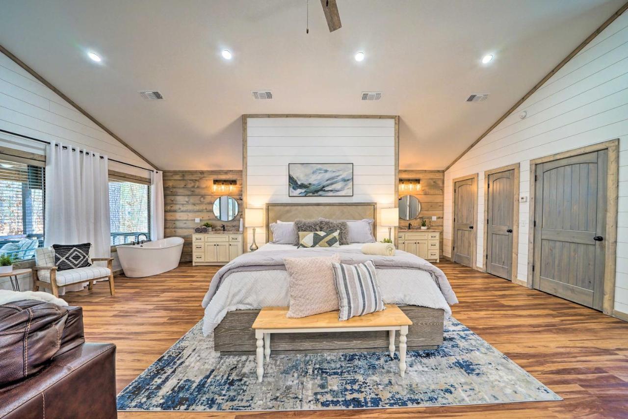 Chic Broken Bow Escape With Hot Tub And Fire Pit! Apartment Stephens Gap Exterior photo