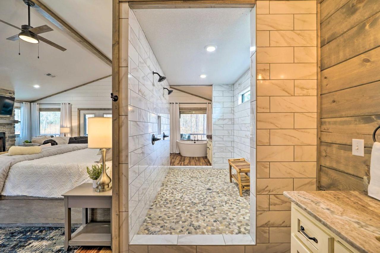 Chic Broken Bow Escape With Hot Tub And Fire Pit! Apartment Stephens Gap Exterior photo